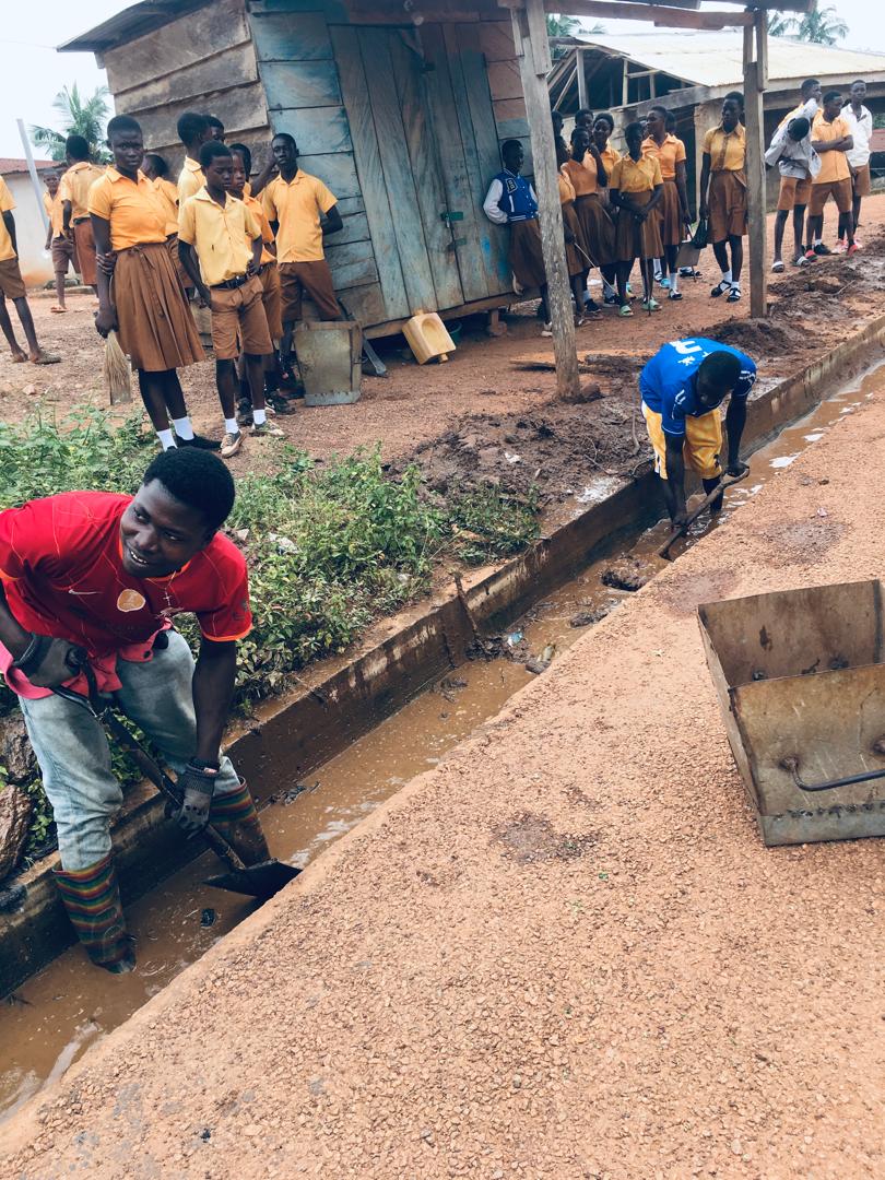Ashiam Community Clean-Up photo from Kenneth Adu-Akwabeng's work.